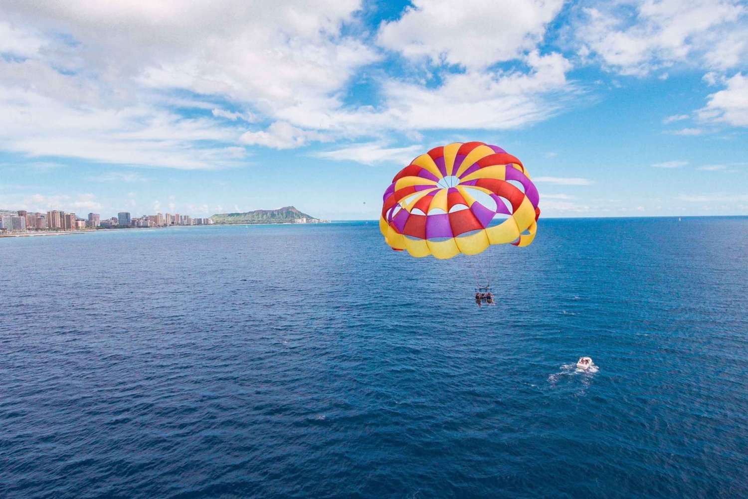 Oahu: Soloppgang ved Diamond Head og parasailing-tur