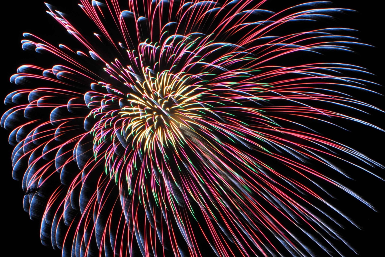 Oahu: Fredag aften sejler fyrværkeriet fra Hilton Hawaiian Pier