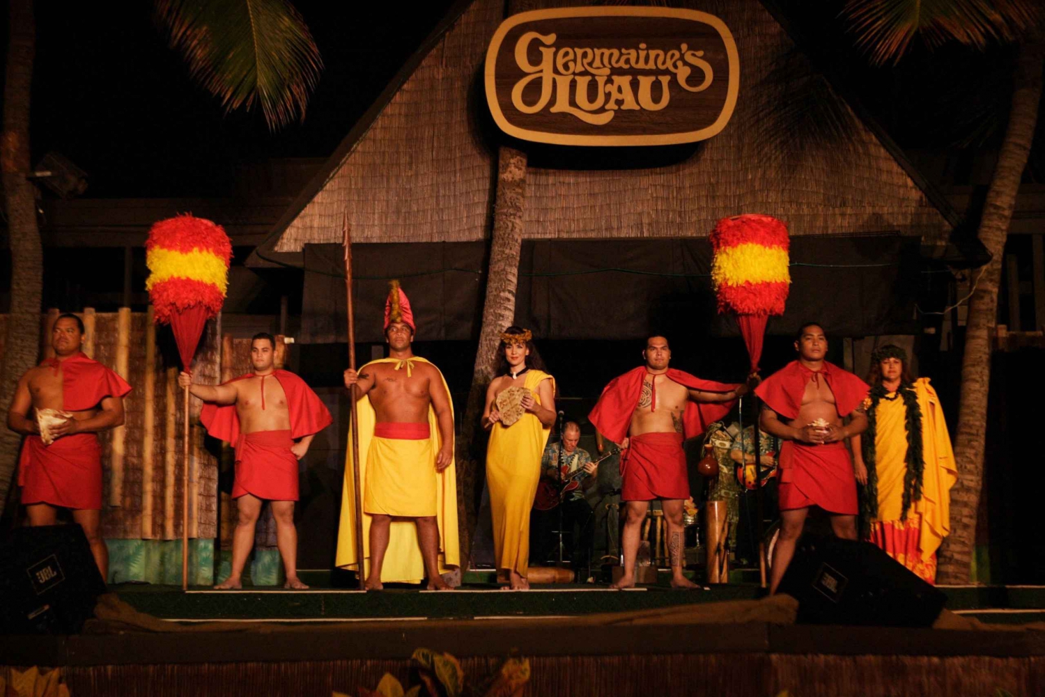 Oahu: Germaine's Traditional Luau Show & Buffet Dinner