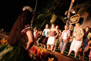 Oahu: Germaine's Traditional Luau Show & Buffet Dinner
