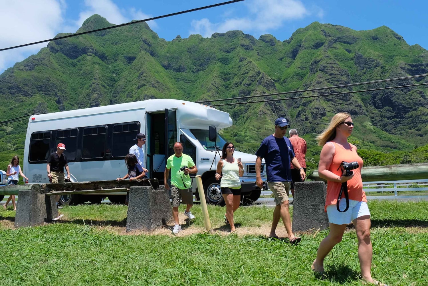 Oahu Hidden Gems & Waimea Botanical Garden / Waterfall-tour