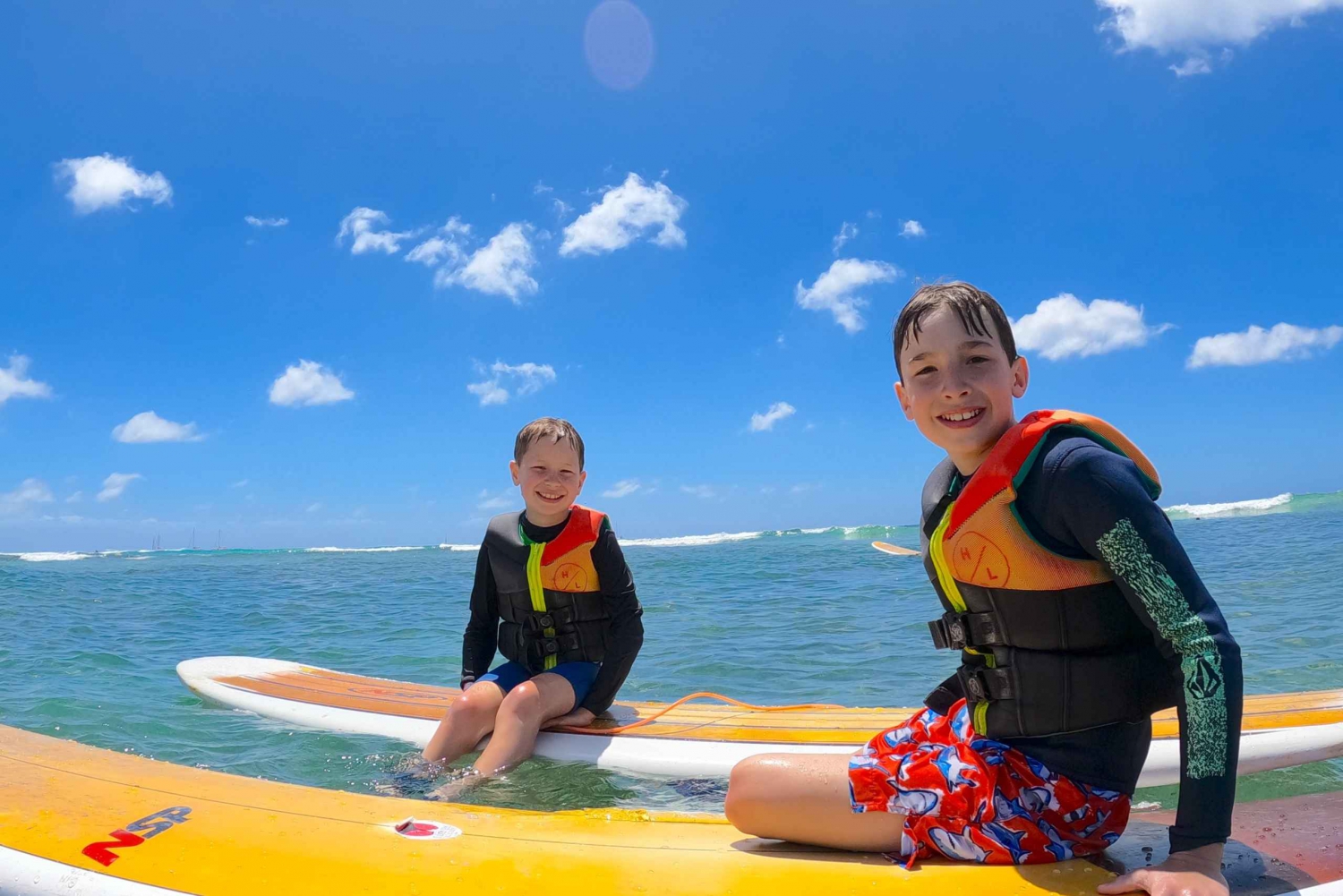 Oahu: Kids Surfing Lesson in Waikiki Beach (up to 12)