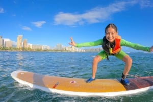 Oahu: Waikiki Beachin lasten surffitunti (enintään 12-vuotiaille).