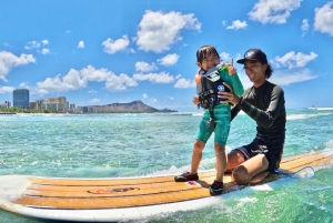 オアフ島：ワイキキビーチでのキッズサーフィンレッスン（12歳まで）