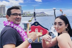 Oahu: Crociera di lusso in gondola con bevande e pasticcini