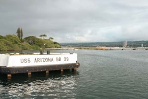 Оаху: Перл-Харбор, военный корабль США «Аризона» и экскурсия по городу