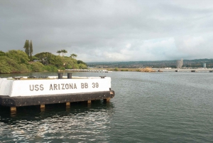 Oahu: Pearl Harbor, USS Arizona, and City Highlights Tour