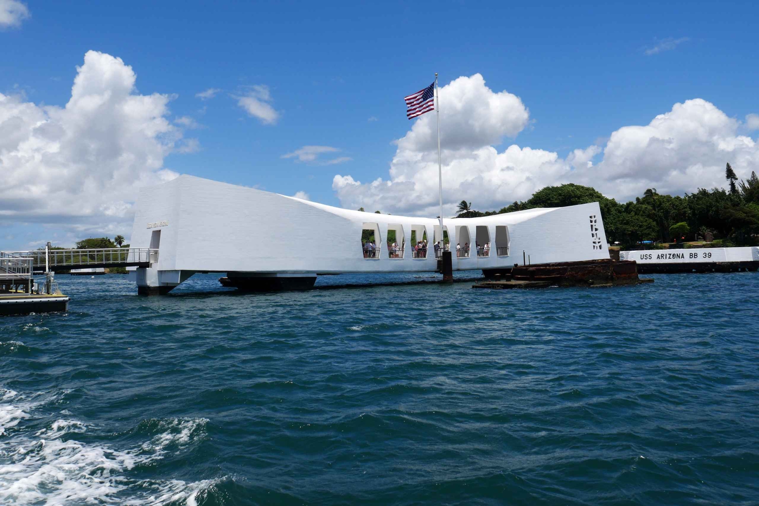 Оаху: Перл-Харбор, USS Arizona, Might Mo и тур по Гонолулу
