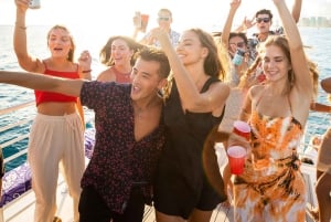 Oahu: Premium Waikiki Sunset Party Cruise med live DJ