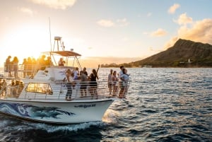 Oahu: Premium Waikiki Sunset Party Cruise med Live DJ