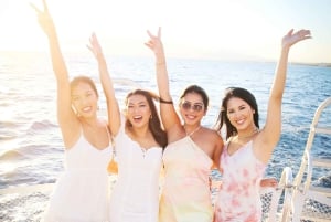Oahu: Premium Waikiki Sunset Party Cruise med Live DJ