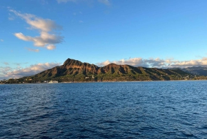 Oahu: Privé catamaran boottocht bij zonsondergang & optioneel snorkelen