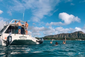 Oahu: Privé catamaran boottocht bij zonsondergang & optioneel snorkelen
