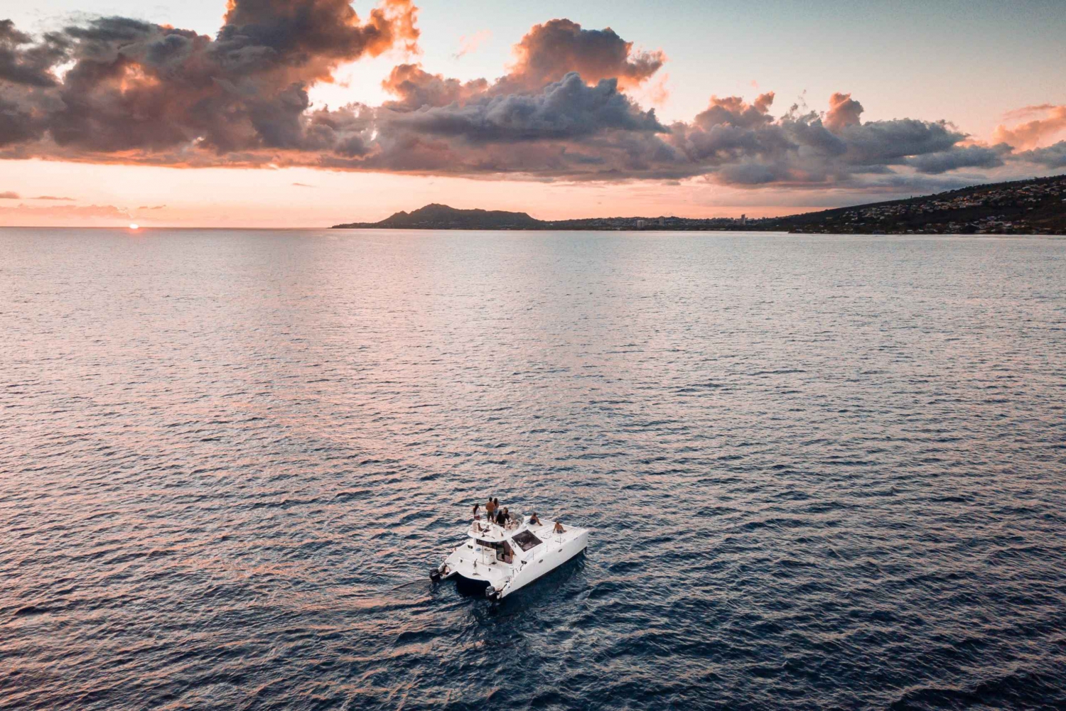 Oahu: Privat katamaran solnedgångskryssning och valfri snorkling
