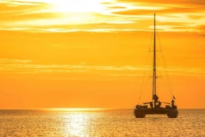 Oahu : croisière au coucher du soleil dans l'ouest d'Oahu avec cocktails et amuse-bouches