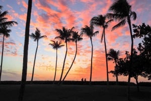 Oahu : croisière au coucher du soleil dans l'ouest d'Oahu avec cocktails et amuse-bouches