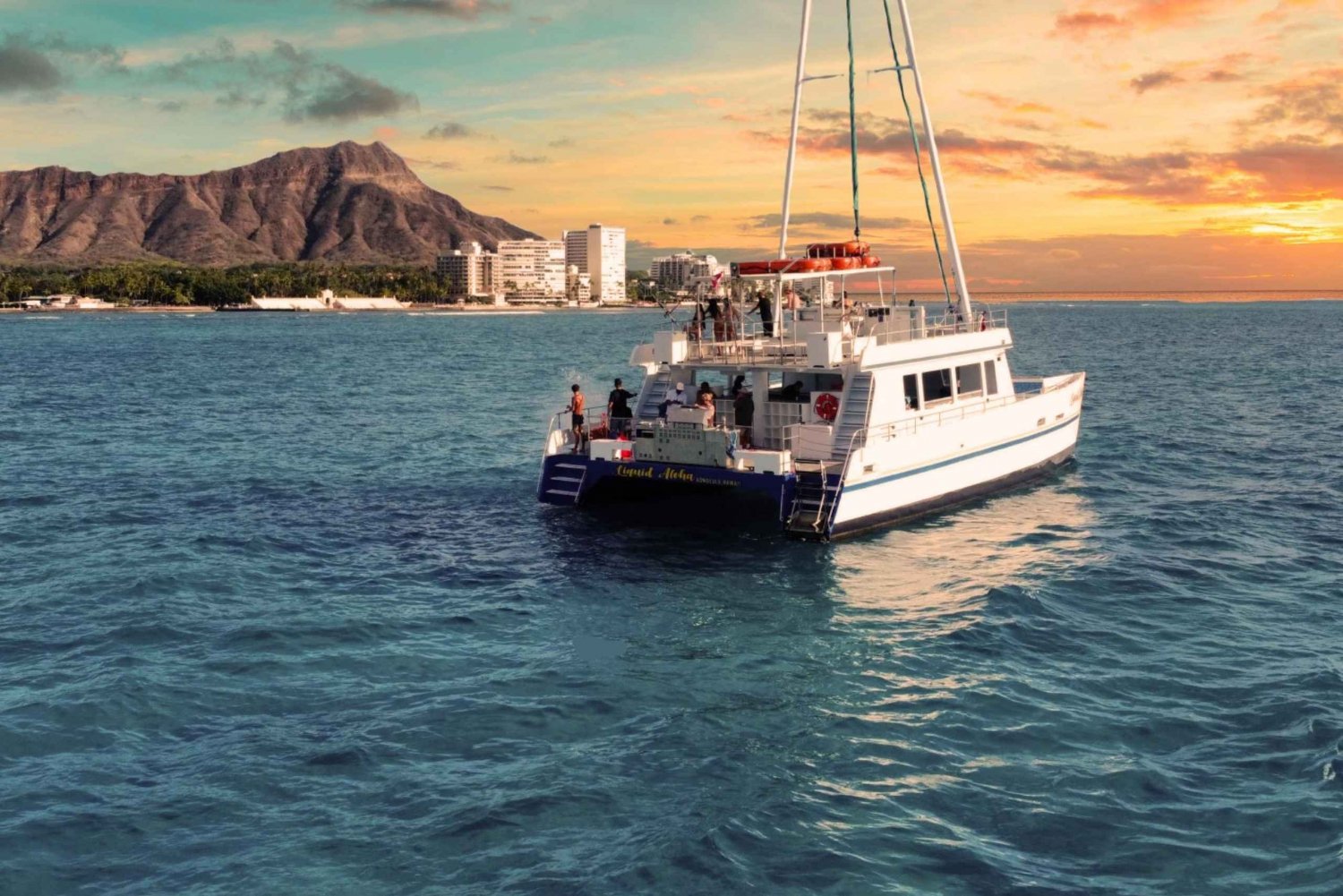 Oahu : Croisière au coucher du soleil sur un bateau à fond de verre à Waikiki