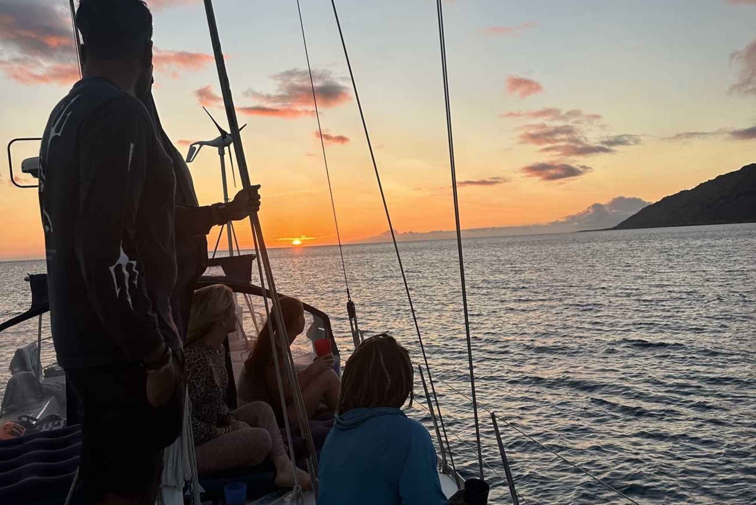 Oahu: Solnedgangssejlads i små intime grupper