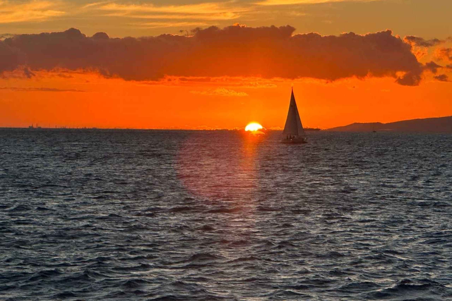 Oahu: Solnedgangssejlads i små intime grupper