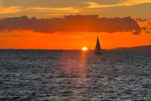 Oahu: Sunset sailing in small intimate groups