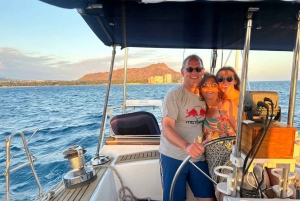 Oahu: Sunset sailing in small intimate groups