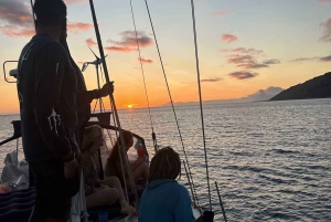 Oahu: Solnedgangssejlads i små intime grupper