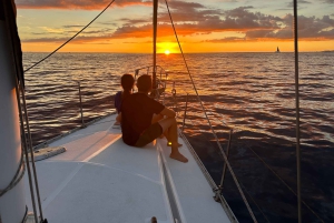 Oahu: Solnedgangssejlads i små intime grupper