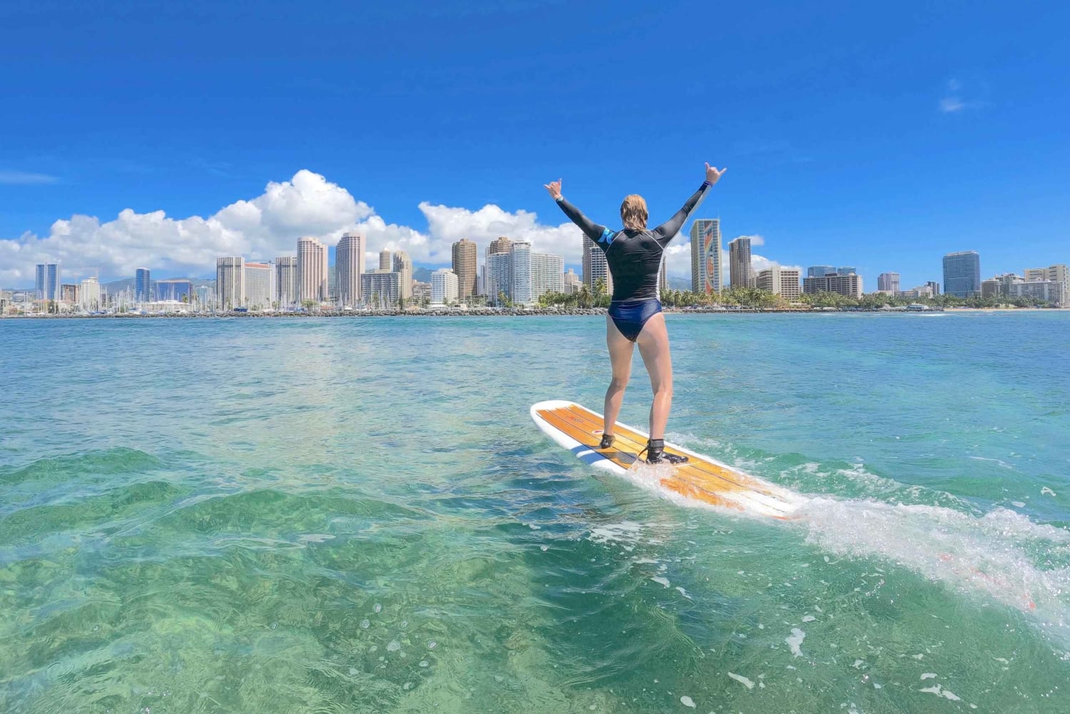 Oahu: Surfing Lessons für 2 Personen