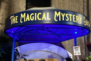 Oahu: The Magical Mystery Show! på Hilton Waikiki Beach