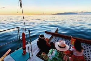 Oahu: Traditionell kanotkryssning vid solnedgången med middag
