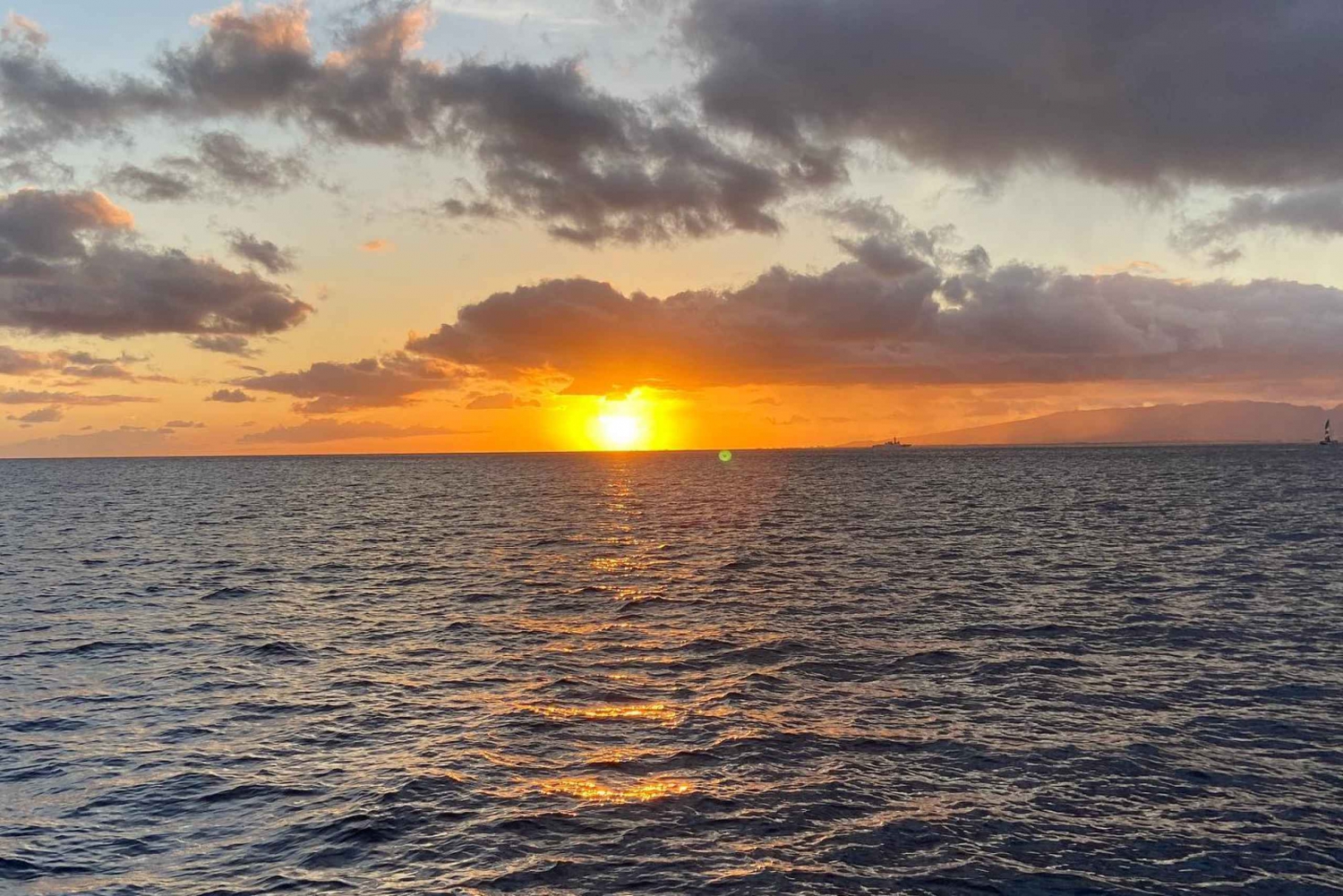 Oahu : Waikiki Beach Oahu & Diamond Head Sunset Cruise (croisière au coucher du soleil)