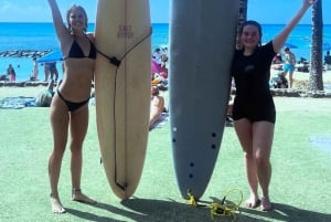 Oahu: Waikiki Beginner Private Surf Lesson- Female Guide