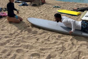 Oahu: Waikiki Anfänger-Privatsurfkurs - weiblicher Guide