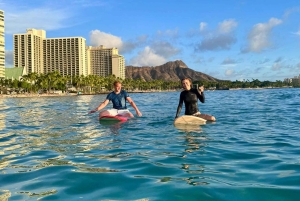 Oahu: Waikiki Anfänger-Privatsurfkurs - weiblicher Guide
