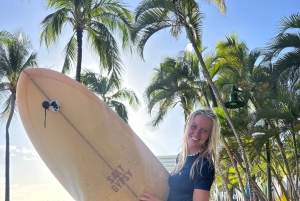 Oahu: Waikiki Anfänger-Privatsurfkurs - weiblicher Guide