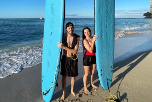 Oahu: Waikiki Anfänger-Privatsurfkurs - weiblicher Guide