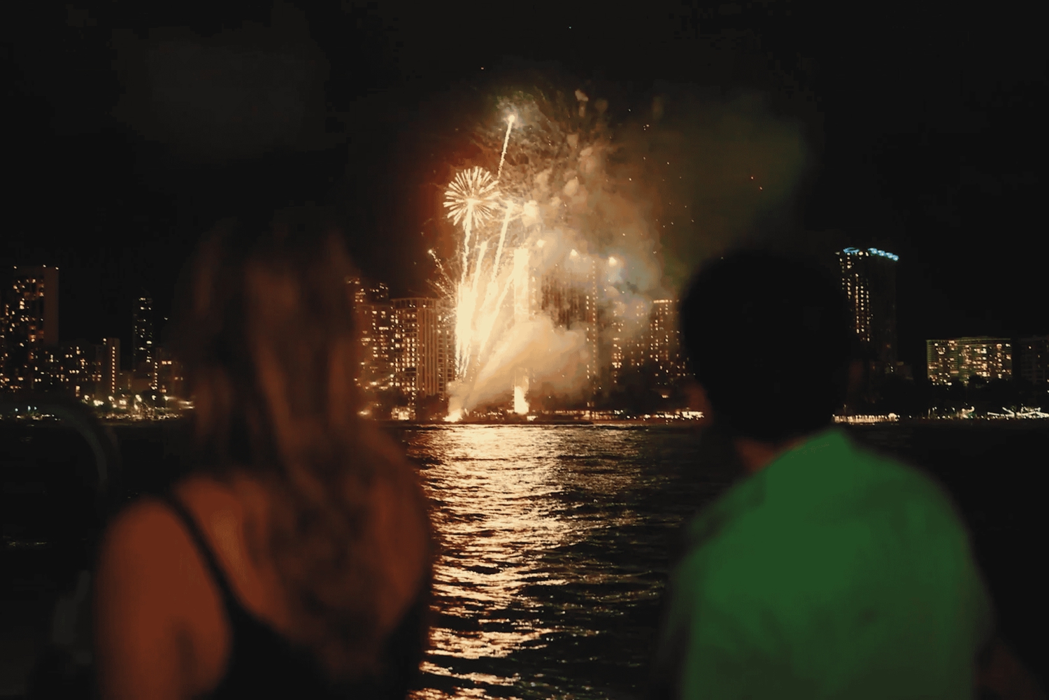 Oahu: Piątkowy rejs z fajerwerkami Waikiki BYOB