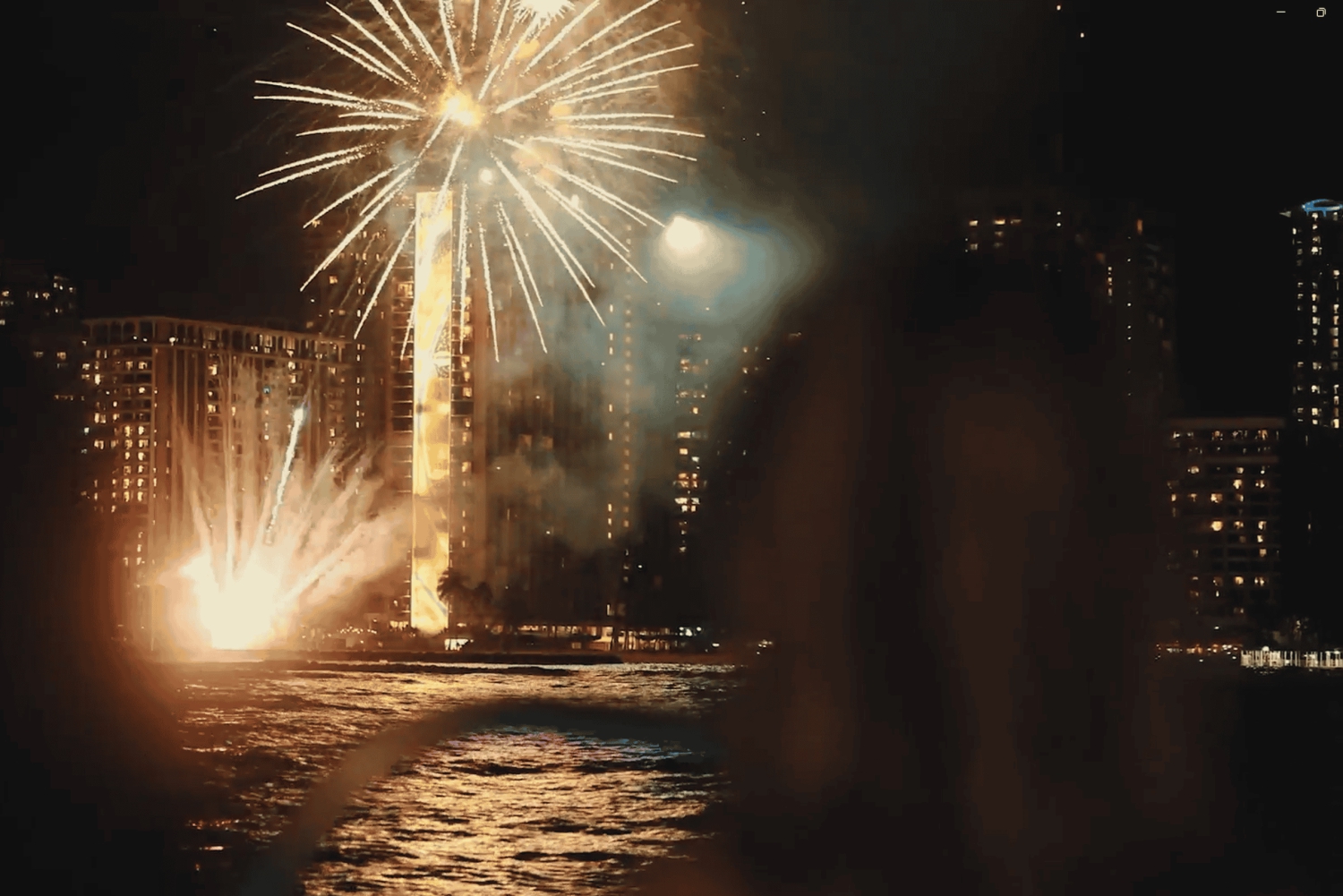 Oahu: Piątkowy rejs z fajerwerkami Waikiki BYOB