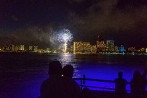 Oahu Crucero Waikiki BYOB Viernes Noche Fuegos Artificiales