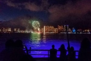 Oahu : Croisière pyrotechnique du vendredi soir à Waikiki (BYOB)
