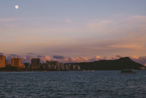 Oahu: Waikiki BYOB Sunset Cruise
