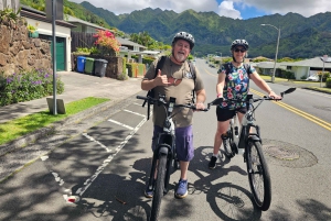 オアフ島ワイキキEサイクリングとマノア滝ハイキング
