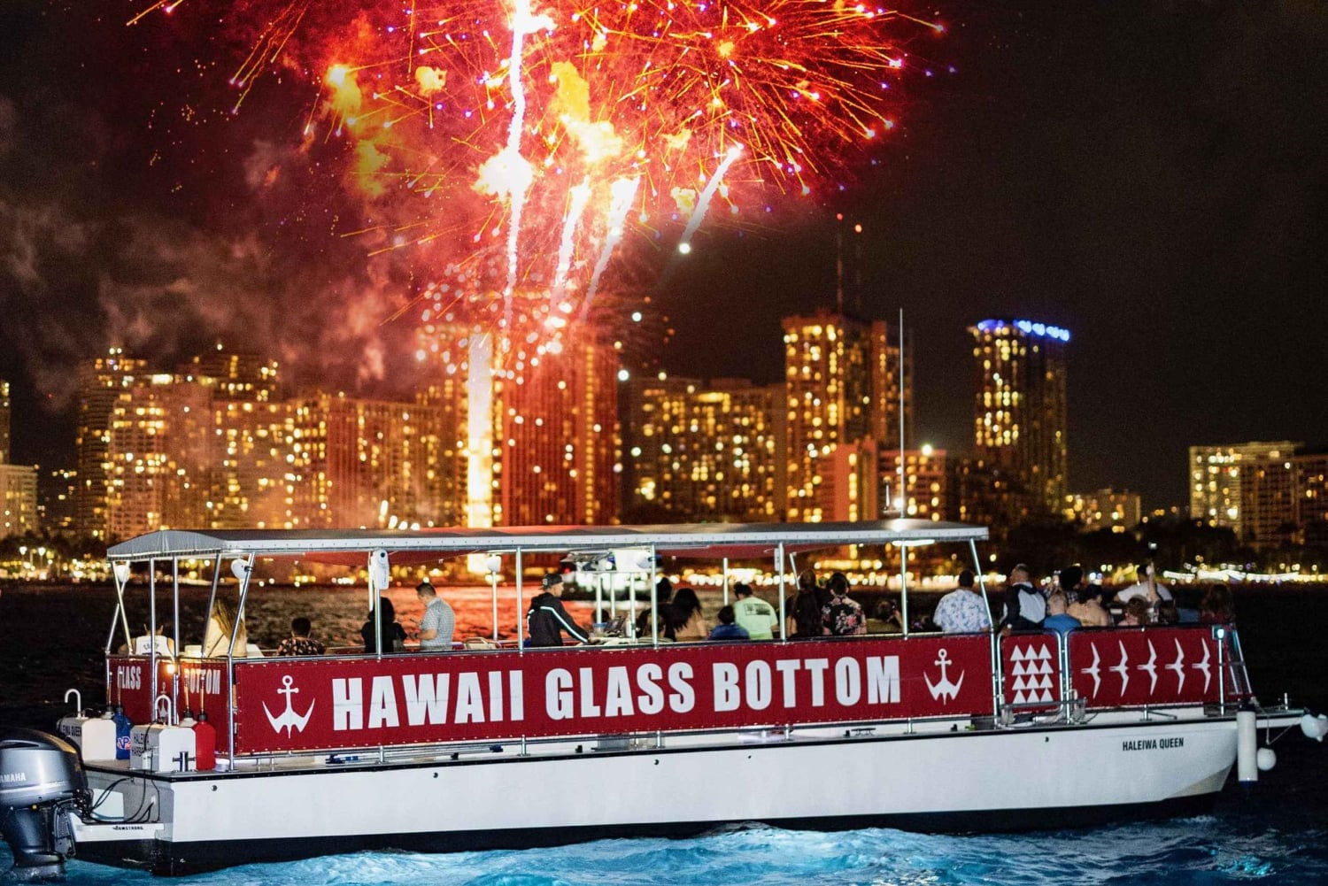 Oahu: Waikiki fredag aften fyrværkeri krydstogt