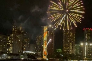 Oahu: Waikiki fredag aften fyrværkeri krydstogt