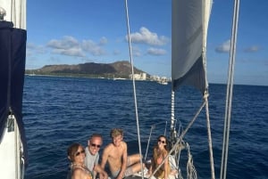 Oahu : Waikiki sailing turtle snorkeling in small groups