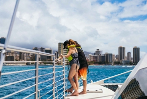 Oahu : Excursion d'une journée à Waikiki pour la plongée en apnée et la voile avec déjeuner