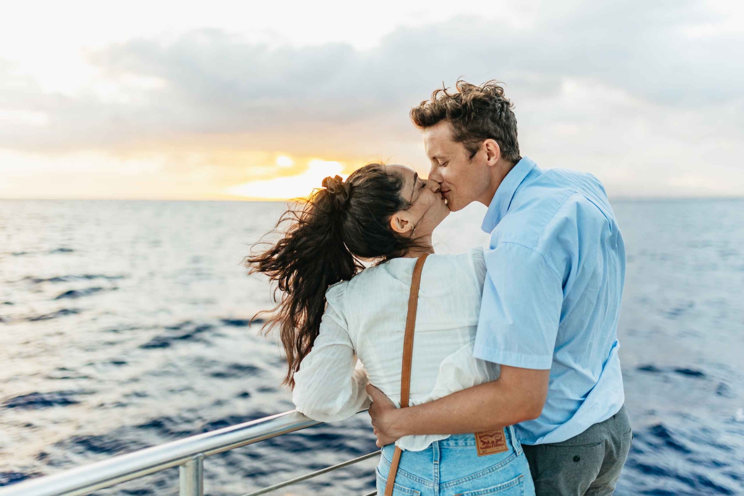 オアフ島：ワイキキ・サンセット・カタマラン・カクテル・クルーズ