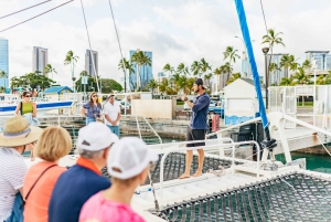 オアフ島：ワイキキ・サンセット・カタマラン・カクテル・クルーズ