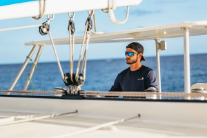 オアフ島：ワイキキ・サンセット・カタマラン・カクテル・クルーズ