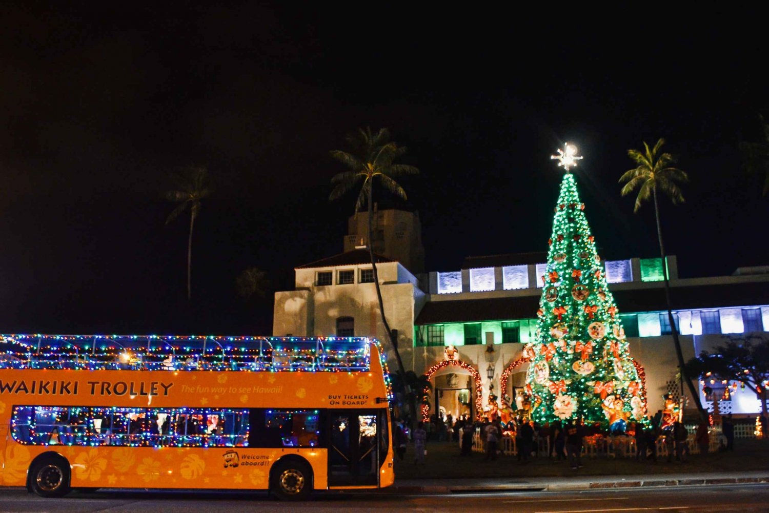 Oahu: Waikiki Trolley Holiday Lights Tour